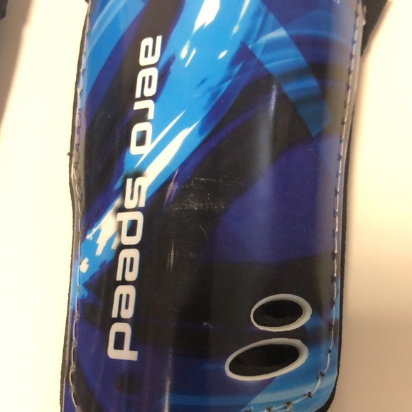 Mitre Junior Shin Guards - Picture 3 of 11